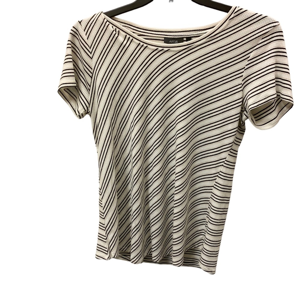 ⭐️3/$15 Black and Gold Striped Short Sleeve Top Size L